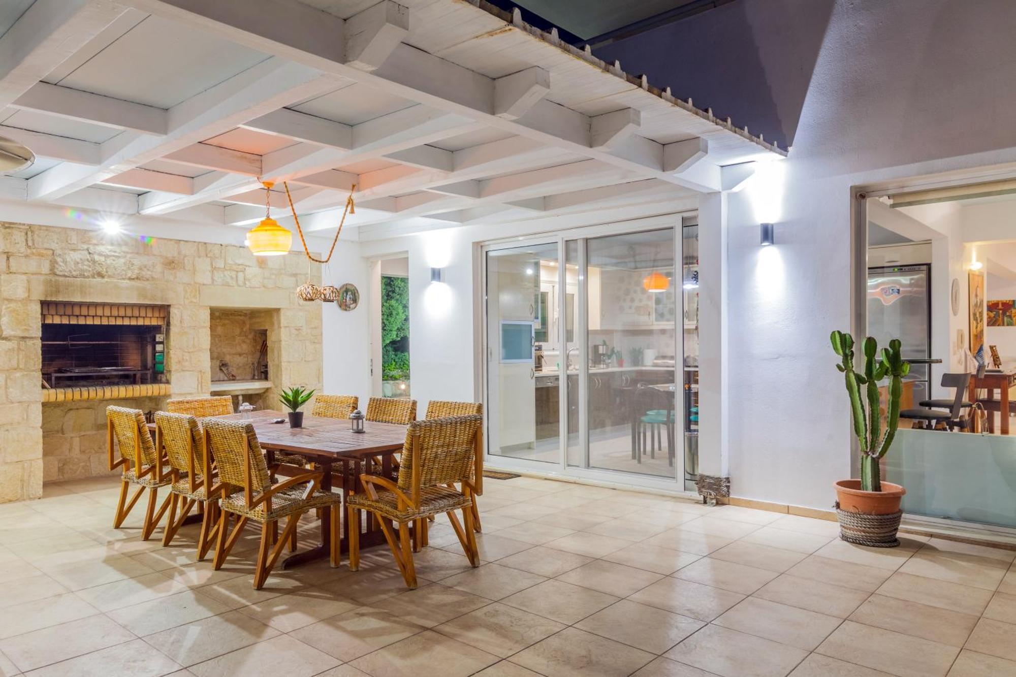 Whiteblue Spa Villa, By Idealstay Experience Heraklion  ภายนอก รูปภาพ